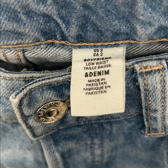 H&M boyfriend ripped light washed jeans size 2 inseam 26” cotton, casual jeans - Picture 3 of 5